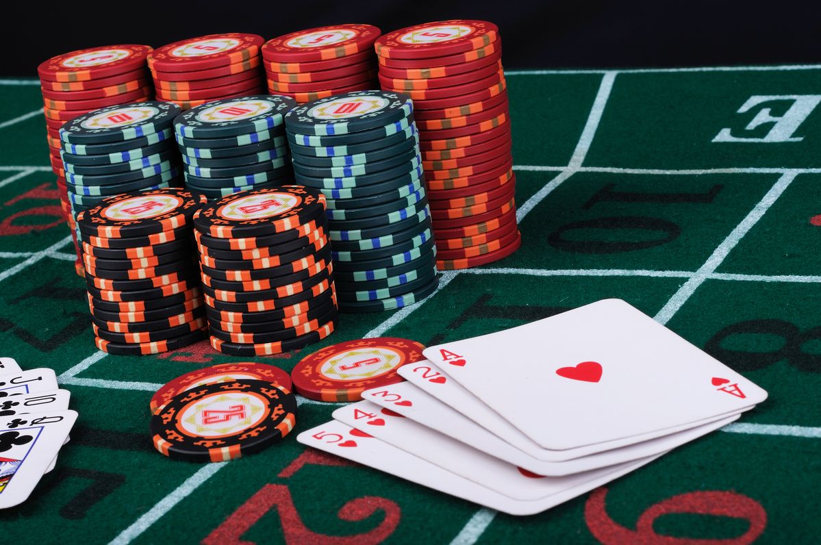 Super Jackpot Slots کھلاڑیوں کے لیے لائیو کیسینو سیکشن